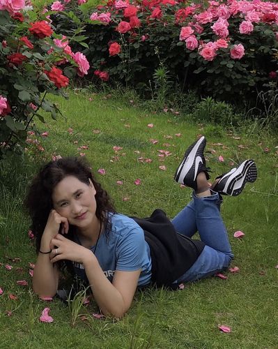 地铁上赏春花(地铁上上了三只羊)