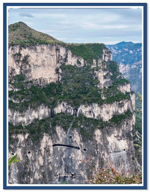 仙台山大峡谷的天路（太行山大峡谷太行天路悬锁）