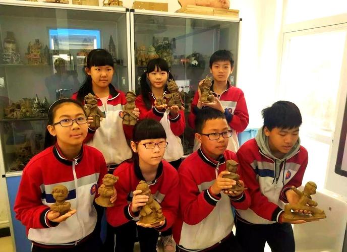 在劳技课教学中培养学生的实践和创新能力初探